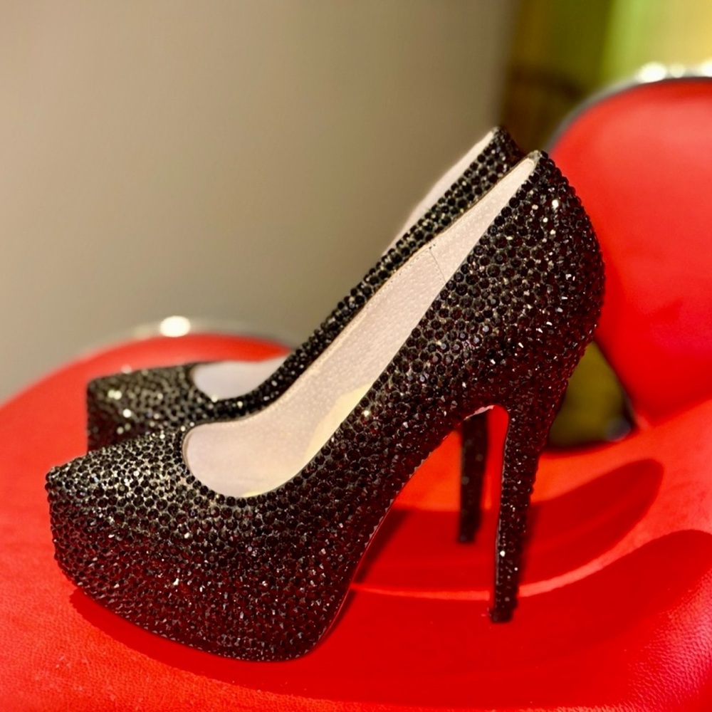 CHRISTIAN LOUBOUTIN DAFFODIL LEATHER SWAROVSKI 6” PUMPS